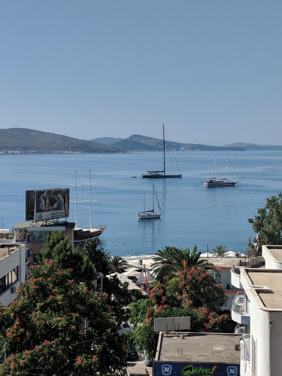 Seafront Apartment Sarandë Eksteriør bilde